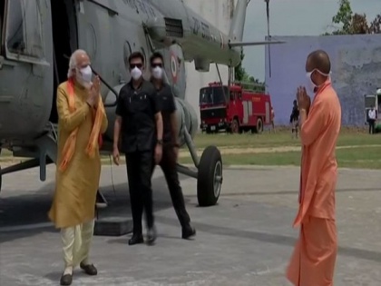 PM Modi arrives in Ayodhya for Ram Temple 'bhoomi pujan' | PM Modi arrives in Ayodhya for Ram Temple 'bhoomi pujan'