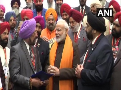 Sikh community in Houston thank 'Tiger' PM Modi for Kartarpur, other decisions | Sikh community in Houston thank 'Tiger' PM Modi for Kartarpur, other decisions