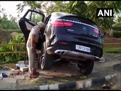 3 killed as speeding Mercedes hits taxi, cyclists in Punjab's Mohali; driver held | 3 killed as speeding Mercedes hits taxi, cyclists in Punjab's Mohali; driver held