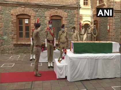 J-K: Wreath laying ceremony held for PSO killed in terrorist attack on BJP worker | J-K: Wreath laying ceremony held for PSO killed in terrorist attack on BJP worker