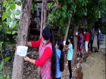 Students tie rakhis on trees with 'Save Environment' messages in Moradabad | Students tie rakhis on trees with 'Save Environment' messages in Moradabad