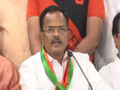Former Telangana Minister Mothkupally Narsimhulu resigns from BJP, says party failed to value his experience | Former Telangana Minister Mothkupally Narsimhulu resigns from BJP, says party failed to value his experience