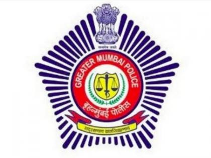 Mumbai Police arrest two persons for selling fake mobile accessories | Mumbai Police arrest two persons for selling fake mobile accessories