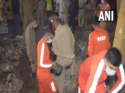 Delhi: 4 people trapped in sewer line in Rohini, rescue operation underway | Delhi: 4 people trapped in sewer line in Rohini, rescue operation underway