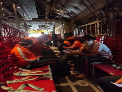 Cyclone Amphan: 2 teams of NDRF Pune airlifted by IAF aircraft to Kolkata | Cyclone Amphan: 2 teams of NDRF Pune airlifted by IAF aircraft to Kolkata