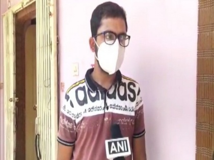 Was delivering food to grandmother, says man thrashed by Surajpur Collector | Was delivering food to grandmother, says man thrashed by Surajpur Collector