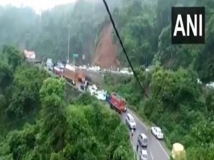 HP: Shimla-Mataur National Highway blocked due to landslide | HP: Shimla-Mataur National Highway blocked due to landslide
