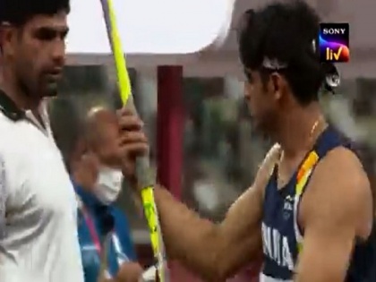 Video of Neeraj Chopra taking back javelin from Arshad Nadeem goes viral, fans question Pak athlete's behaviour | Video of Neeraj Chopra taking back javelin from Arshad Nadeem goes viral, fans question Pak athlete's behaviour