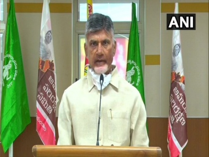 State govt 'behaving very badly' with farmers protesting against trifurcation of AP's capital: Chandrababu Naidu | State govt 'behaving very badly' with farmers protesting against trifurcation of AP's capital: Chandrababu Naidu