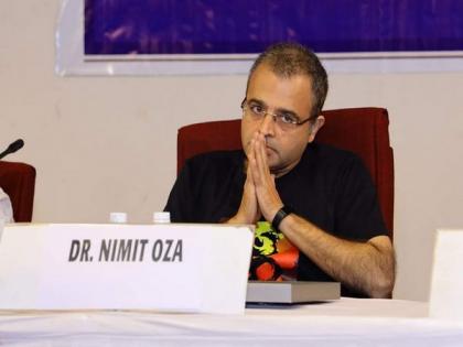 Pappa ni Girlfriend by Dr Nimit Oza becomes top selling book with massive readership | Pappa ni Girlfriend by Dr Nimit Oza becomes top selling book with massive readership Pappa ni Girlfriend by Dr Nimit Oza becomes top selling book with massive readership | Pappa ni Girlfriend by Dr Nimit Oza becomes top selling book with massive readership