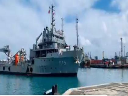INS Nireekshak reaches Mauritius to help in containing oil spill | INS Nireekshak reaches Mauritius to help in containing oil spill INS Nireekshak reaches Mauritius to help in containing oil spill | INS Nireekshak reaches Mauritius to help in containing oil spill
