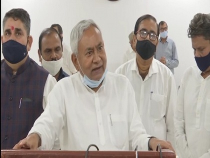 Bihar CM announces Rs 2 lakh ex-gratia for kin of man killed in terror attack in J-K's Srinagar | Bihar CM announces Rs 2 lakh ex-gratia for kin of man killed in terror attack in J-K's Srinagar