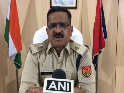 UP Police seizes vehicles engaged in illegal stone crushing in Okhla barrage area | UP Police seizes vehicles engaged in illegal stone crushing in Okhla barrage area