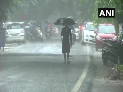 Rain lashes in several parts of Odisha's Bhubaneswar | Rain lashes in several parts of Odisha's Bhubaneswar
