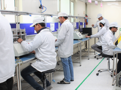 Optiemus, Corning to manufacture finished cover glass parts for mobiles in India | Optiemus, Corning to manufacture finished cover glass parts for mobiles in India Optiemus, Corning to manufacture finished cover glass parts for mobiles in India | Optiemus, Corning to manufacture finished cover glass parts for mobiles in India