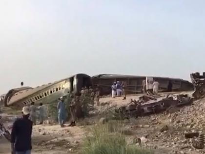 Pak train crash kills 30, injures over 100 | Pak train crash kills 30, injures over 100
