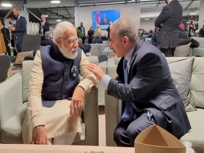 PM Modi meets Palestinian counterpart Shtayyeh on margins of COP26 Summit in Glasgow | PM Modi meets Palestinian counterpart Shtayyeh on margins of COP26 Summit in Glasgow