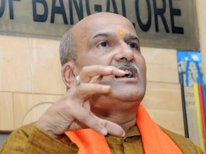 K'taka: Sri Ram Sena 'warns' against namaz offerings in Vidhana Soudha | K'taka: Sri Ram Sena 'warns' against namaz offerings in Vidhana Soudha K'taka: Sri Ram Sena 'warns' against namaz offerings in Vidhana Soudha | K'taka: Sri Ram Sena 'warns' against namaz offerings in Vidhana Soudha