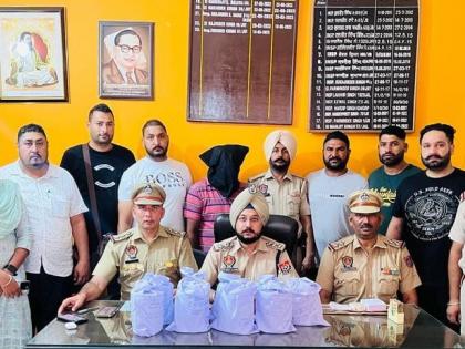 Punjab Police arrest drug trafficker who sent swimmers to collect consignment from Pak | Punjab Police arrest drug trafficker who sent swimmers to collect consignment from Pak Punjab Police arrest drug trafficker who sent swimmers to collect consignment from Pak | Punjab Police arrest drug trafficker who sent swimmers to collect consignment from Pak