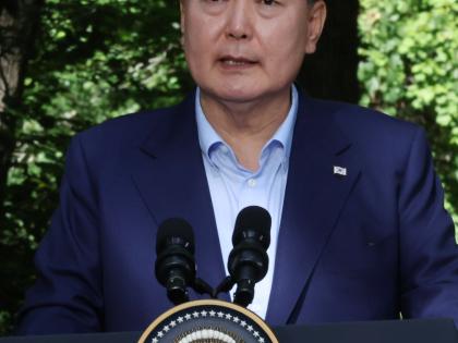 S.Korean Prez Yoon returns home from trip to Britain, France | S.Korean Prez Yoon returns home from trip to Britain, France S.Korean Prez Yoon returns home from trip to Britain, France | S.Korean Prez Yoon returns home from trip to Britain, France
