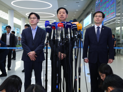 S. Korea, US holding trade negotiations to find win-win solution | S. Korea, US holding trade negotiations to find win-win solution