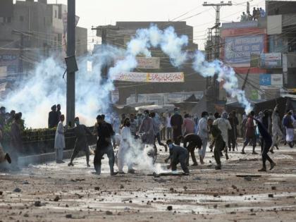 Pakistan: Police open fire at Wana Bazaar protesters | Pakistan: Police open fire at Wana Bazaar protesters
