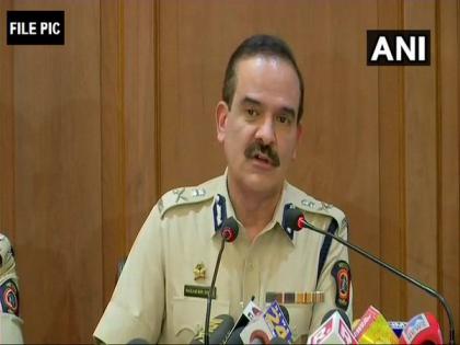 Ex Mumbai top cop Param Bir Singh fined Rs 25,000 for not appearing before judicial committee | Ex Mumbai top cop Param Bir Singh fined Rs 25,000 for not appearing before judicial committee Ex Mumbai top cop Param Bir Singh fined Rs 25,000 for not appearing before judicial committee | Ex Mumbai top cop Param Bir Singh fined Rs 25,000 for not appearing before judicial committee