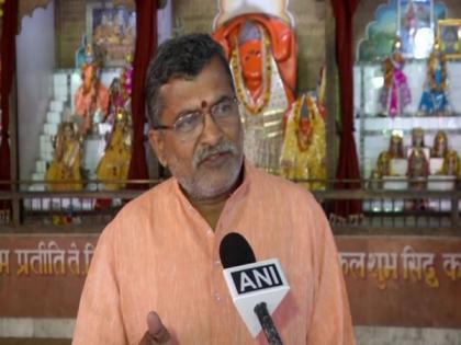 VHP demands high-level probe into involvement of leftists in Palghar mob lynching | VHP demands high-level probe into involvement of leftists in Palghar mob lynching VHP demands high-level probe into involvement of leftists in Palghar mob lynching | VHP demands high-level probe into involvement of leftists in Palghar mob lynching