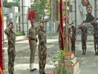 BSF hoists national flag at Petrapole, Border Guard Bangladesh attends event | BSF hoists national flag at Petrapole, Border Guard Bangladesh attends event