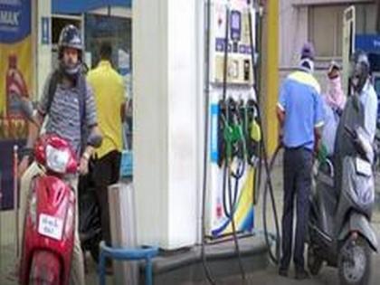 Pumps in Pune to give fuel only to vehicles involved in essential services | Pumps in Pune to give fuel only to vehicles involved in essential services
