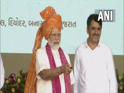 PM Modi inaugurates development projects at Banas Dairy Sankul in Gujarat | PM Modi inaugurates development projects at Banas Dairy Sankul in Gujarat