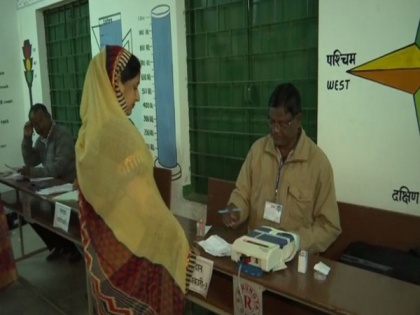 59.27 pc polling recorded till 3 pm in Jharkhand polls | 59.27 pc polling recorded till 3 pm in Jharkhand polls