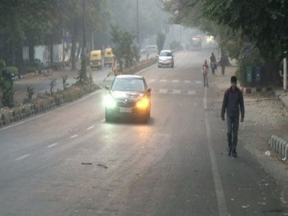 Delhi air quality continues to improve, AQI drops to 218 | Delhi air quality continues to improve, AQI drops to 218