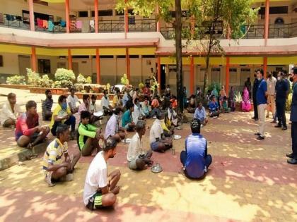 Goa CM pays visit to people sheltered in govt facility amid lockdown | Goa CM pays visit to people sheltered in govt facility amid lockdown