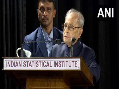 Pranab Mukherjee still on ventilator, health being closely monitored: Army hospital | Pranab Mukherjee still on ventilator, health being closely monitored: Army hospital