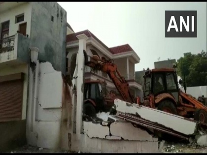 Prayagraj: Illegal properties of history-sheeter Ajay Pal demolished | Prayagraj: Illegal properties of history-sheeter Ajay Pal demolished