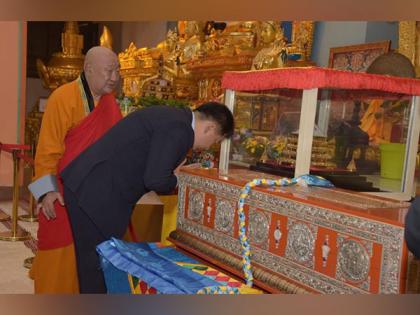 Mongolia President pays obeisance to Holy Kapilavastu Relics of Lord Buddha at Ganden Monastery | Mongolia President pays obeisance to Holy Kapilavastu Relics of Lord Buddha at Ganden Monastery