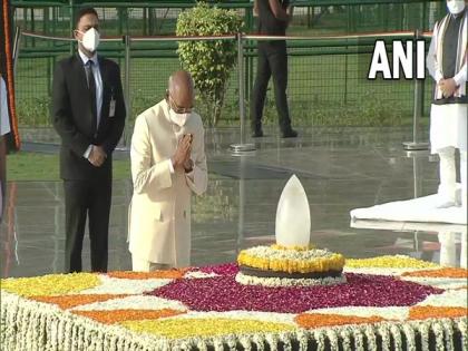 President Kovind pays tributes to Atal Bihari Vajpayee on his death anniversary | President Kovind pays tributes to Atal Bihari Vajpayee on his death anniversary President Kovind pays tributes to Atal Bihari Vajpayee on his death anniversary | President Kovind pays tributes to Atal Bihari Vajpayee on his death anniversary