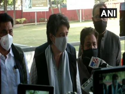 Centre acting 'insensitively' by not listening to farmers' legitimate demands: Priyanka Gandhi | Centre acting 'insensitively' by not listening to farmers' legitimate demands: Priyanka Gandhi Centre acting 'insensitively' by not listening to farmers' legitimate demands: Priyanka Gandhi | Centre acting 'insensitively' by not listening to farmers' legitimate demands: Priyanka Gandhi