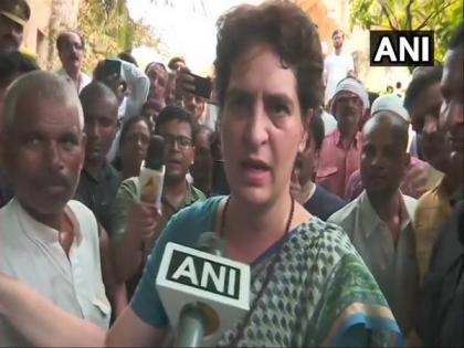 Sonbhadra firing case: Priyanka meets, consoles victims' kin, returns back to guest house | Sonbhadra firing case: Priyanka meets, consoles victims' kin, returns back to guest house