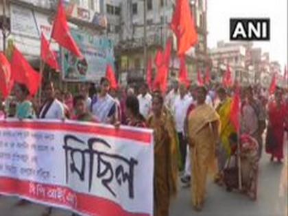 CPI(M) protests over Delhi violence, demands SC monitored probe | CPI(M) protests over Delhi violence, demands SC monitored probe