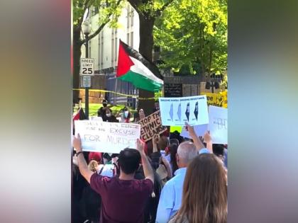 Violent clash between pro-Israel, pro-Palestinian protestors in NYC, one hurt | Violent clash between pro-Israel, pro-Palestinian protestors in NYC, one hurt