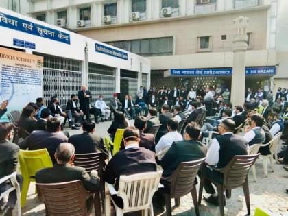 Delhi Legal fraternity organises protest meetings at courts to support farmers' protest | Delhi Legal fraternity organises protest meetings at courts to support farmers' protest Delhi Legal fraternity organises protest meetings at courts to support farmers' protest | Delhi Legal fraternity organises protest meetings at courts to support farmers' protest
