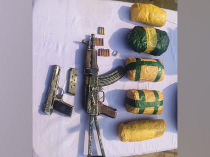 5.2-kg heroin, AK-47 rifle seized in Punjab's Amritsar, FIR registered | 5.2-kg heroin, AK-47 rifle seized in Punjab's Amritsar, FIR registered