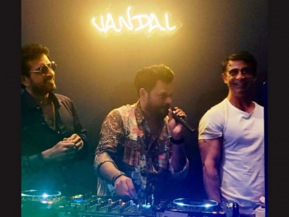 Six top DJs of country perform at Vandal Bar lounge, Meluha The Fern Powai, Mumbai | Six top DJs of country perform at Vandal Bar lounge, Meluha The Fern Powai, Mumbai