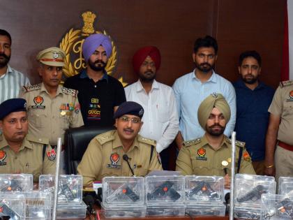 Punjab Police busts biggest arms smuggling racket | Punjab Police busts biggest arms smuggling racket Punjab Police busts biggest arms smuggling racket | Punjab Police busts biggest arms smuggling racket