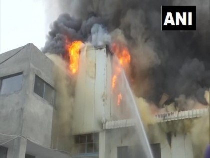 Fire breaks out at dry fruit factory in Amritsar | Fire breaks out at dry fruit factory in Amritsar