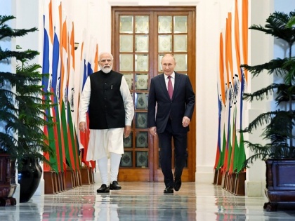 PM Modi discusses 'recent international developments' with Putin over phone call | PM Modi discusses 'recent international developments' with Putin over phone call