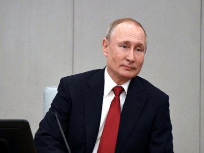 Putin receives nasal COVID-19 vaccine | Putin receives nasal COVID-19 vaccine