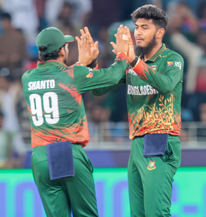 PSL 2025: Rishad Hossain rejoins Lahore Qalandars squad ahead of eliminator clash | PSL 2025: Rishad Hossain rejoins Lahore Qalandars squad ahead of eliminator clash